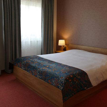 Au Relais De L'Ill Hotell Sermersheim Exteriör bild