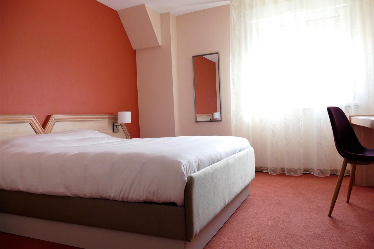 Au Relais De L'Ill Hotell Sermersheim Exteriör bild